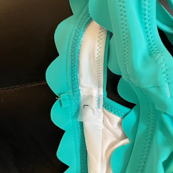 Teal and floral scalloped bikini from Cupshe - Picture 5 of 8